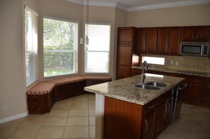 Building Photo - 37 Country Lake Cir