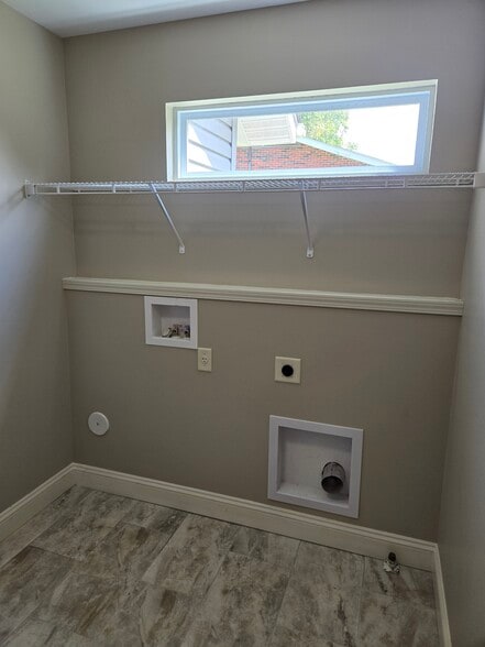 Building Photo - 75 Lucinda Dr