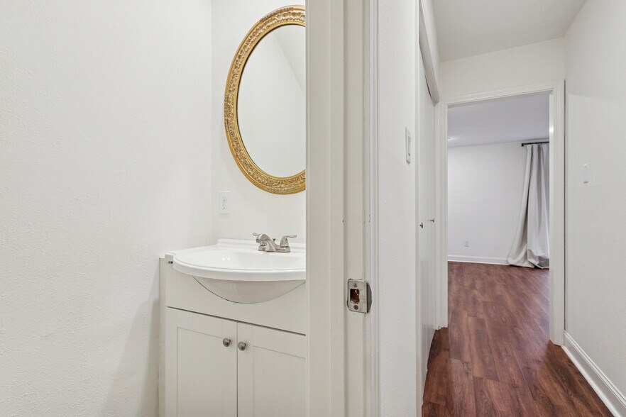 Building Photo - 1415 Homer St