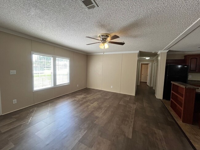Building Photo - Country Living at it's finest! 4 Bedroom, ...