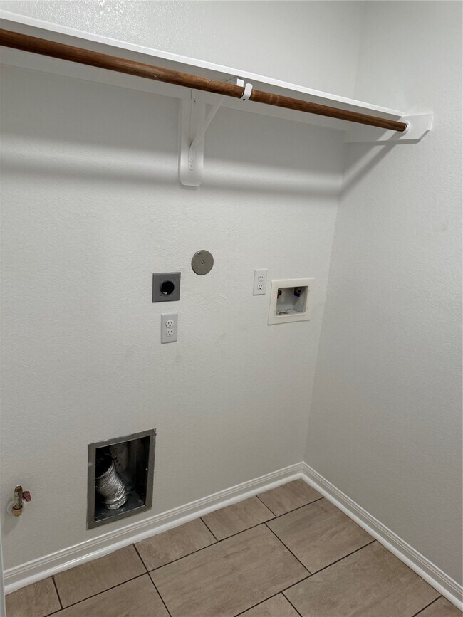 Building Photo - 958 Oak Glen Dr