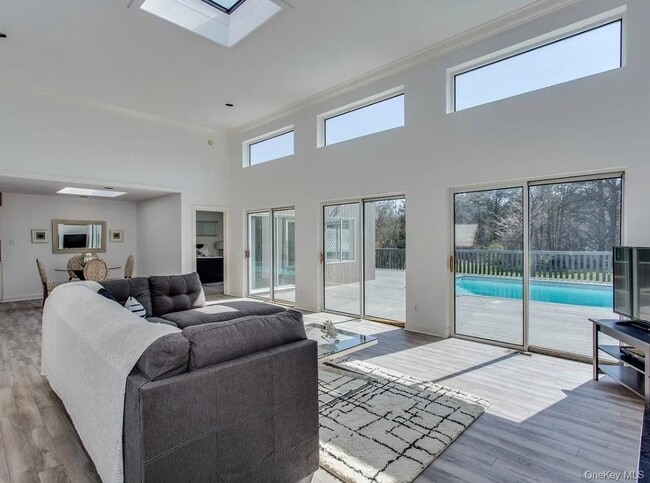 Building Photo - 32 Lewis Rd