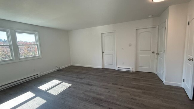 Building Photo - 224 Grape Hollow Rd