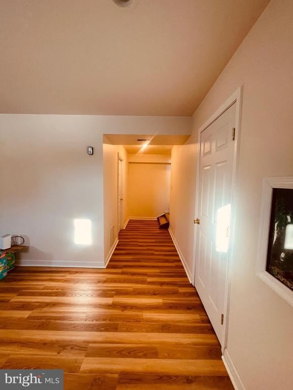 Building Photo - 404 Navaho Dr