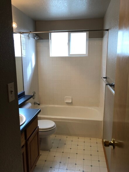 Hall Bathroom - 13504 Quivas St