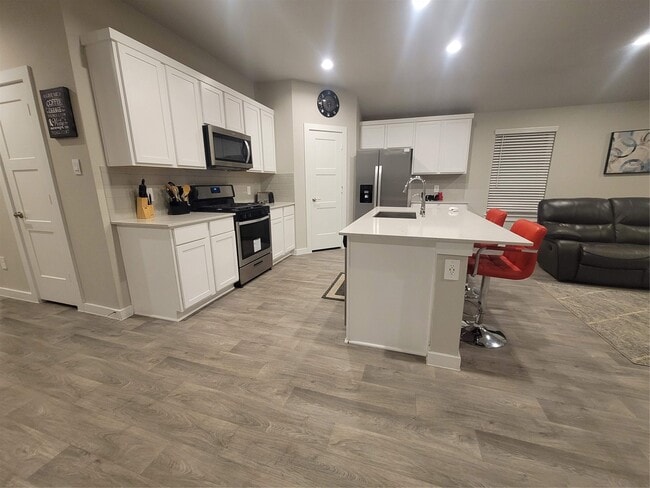 Building Photo - 12111 Bear River Dr