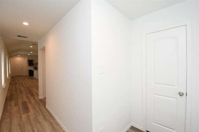 Building Photo - 12218 Deep Strm Ln