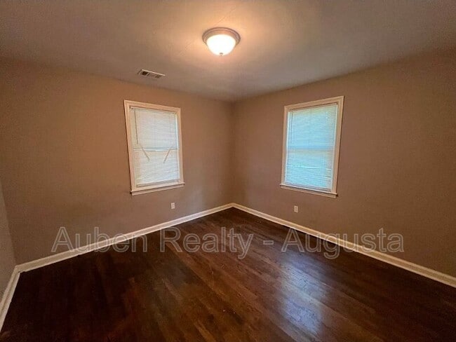 Building Photo - 2201 Shirley Ave