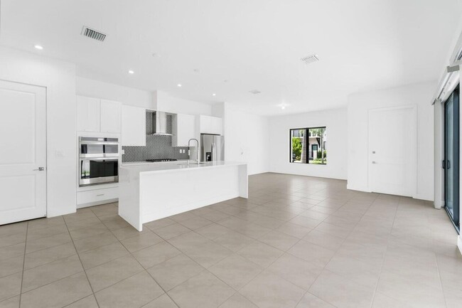 Building Photo - 8173 NW 42nd St