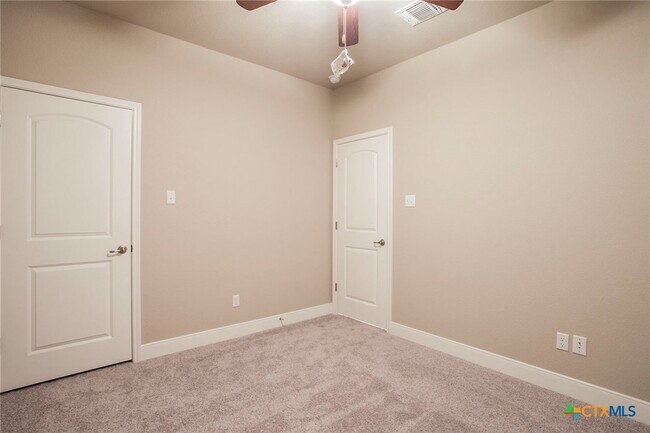 Building Photo - 549 Wills Pt Wy