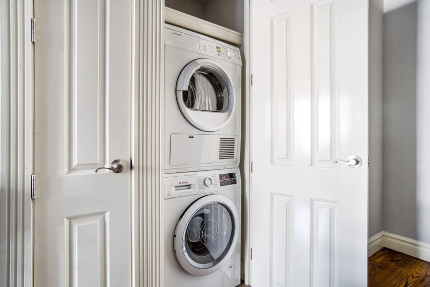 Building Photo - 218 Avenue A