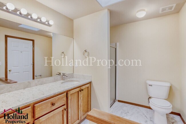 Building Photo - Beautiful 4 Bedroom Home in Excellent Beaverton Location!