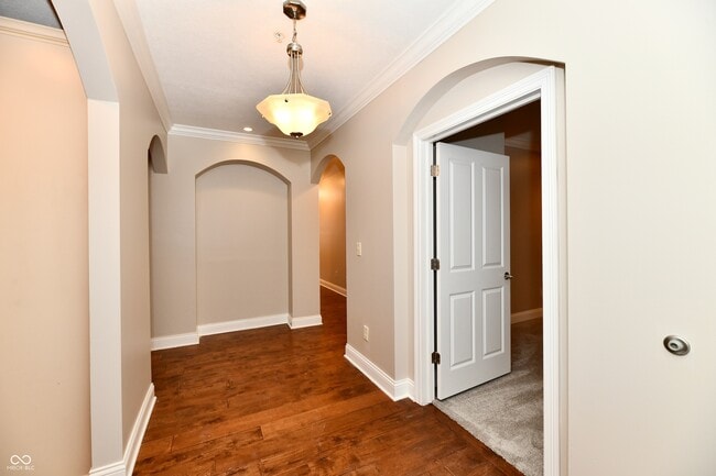 Building Photo - 8555 One W Dr