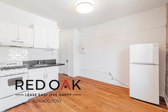 Primary Photo - 102 N Glendale Ave