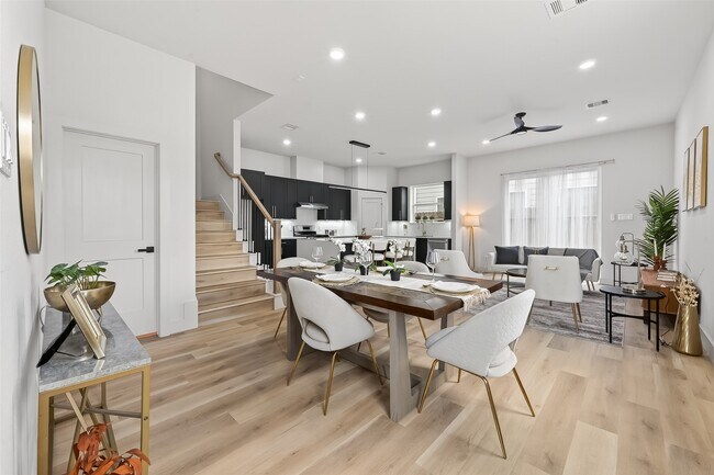 Building Photo - 975 Highland Lgt Ln