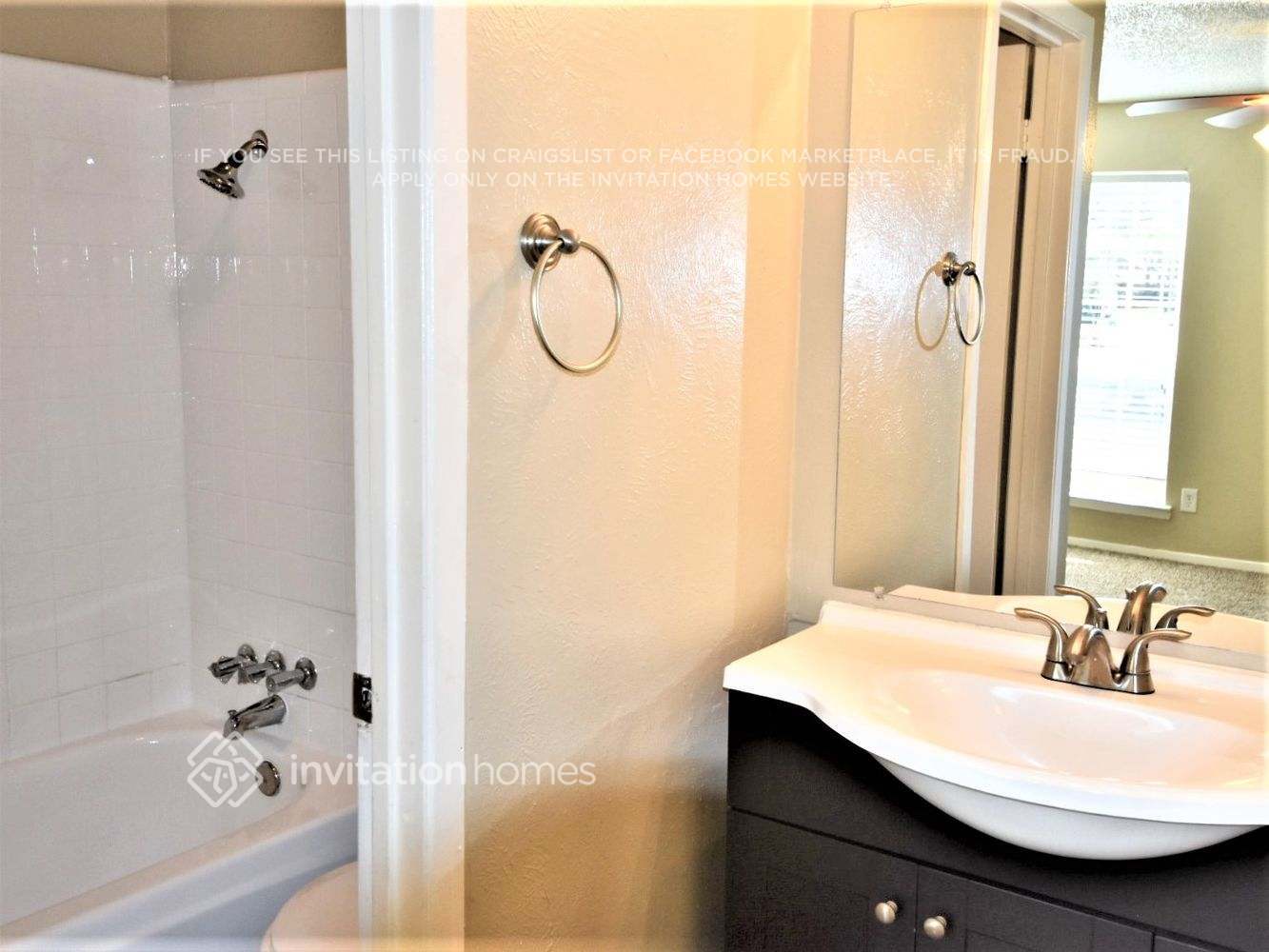 Building Photo - 705 Via Avenida