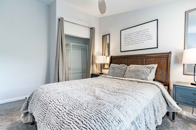 Building Photo - 1708 Ithaca Ln