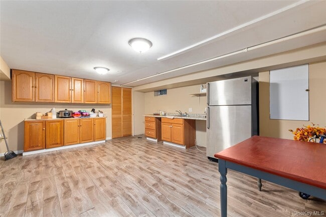 Building Photo - 355 1st St