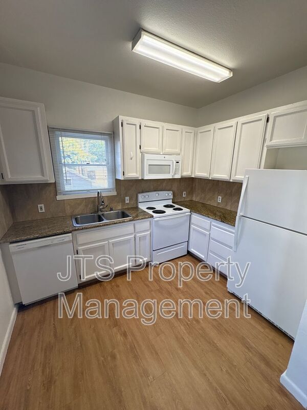 Building Photo - 1717 H St