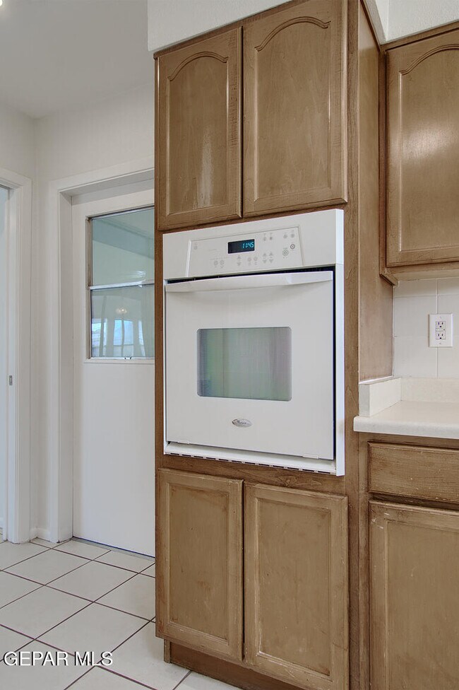 Building Photo - 9632 Gairloch Dr