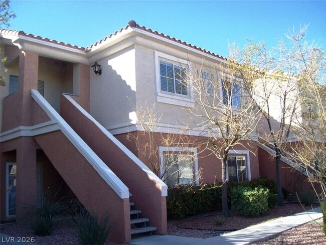 Building Photo - 10553 Pine Glen Ave