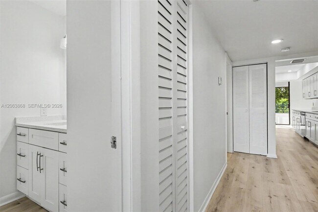 Building Photo - 1410 Sheridan St