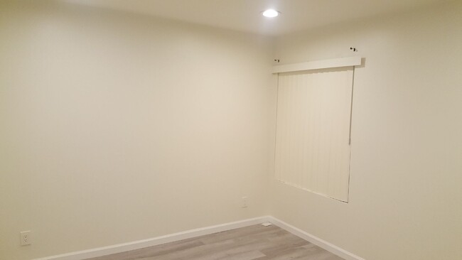 Building Photo - 1BR/1BA in Central Escondido