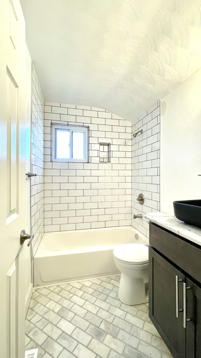 Building Photo - 329 Jacqueline Ave