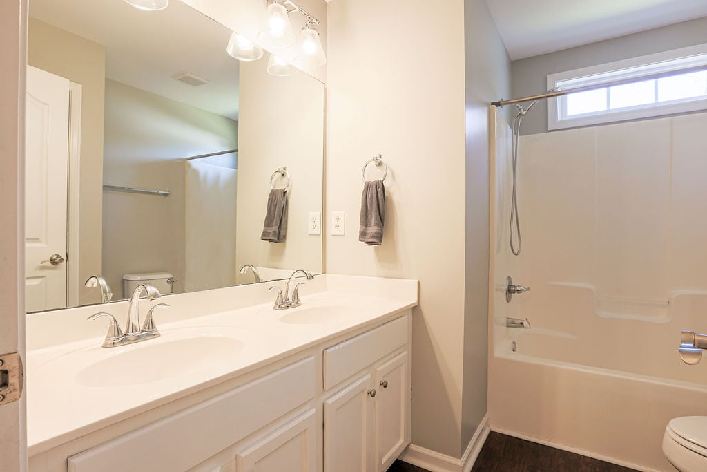 Upstairs Bathroom - 1980 Woodstream Rd