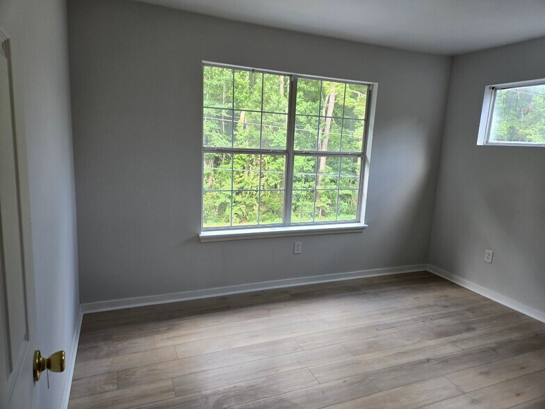 Building Photo - 126 Luden Dr