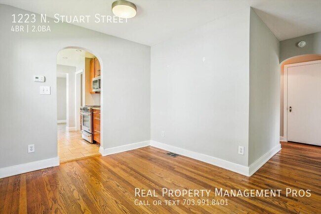 Building Photo - 1223 N Stuart St