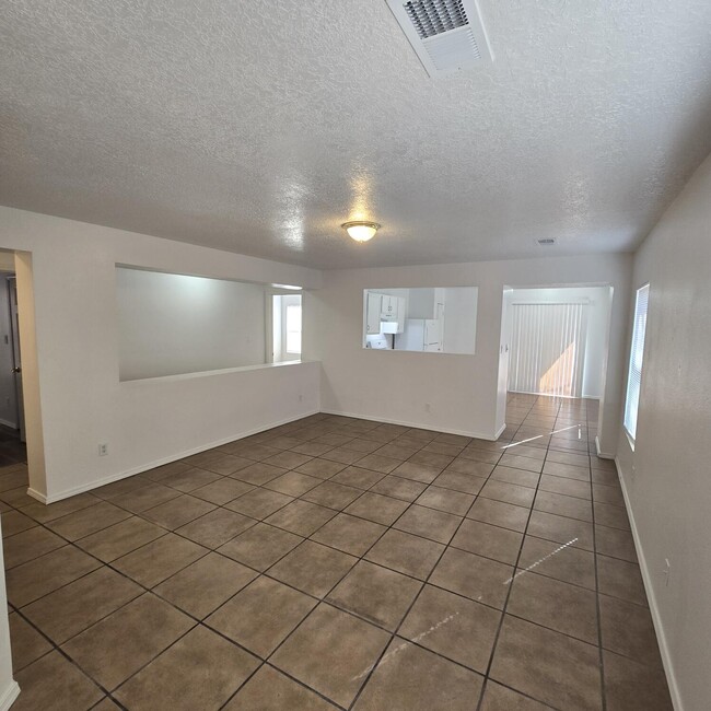 Building Photo - 8204 Tangerine Pl NW