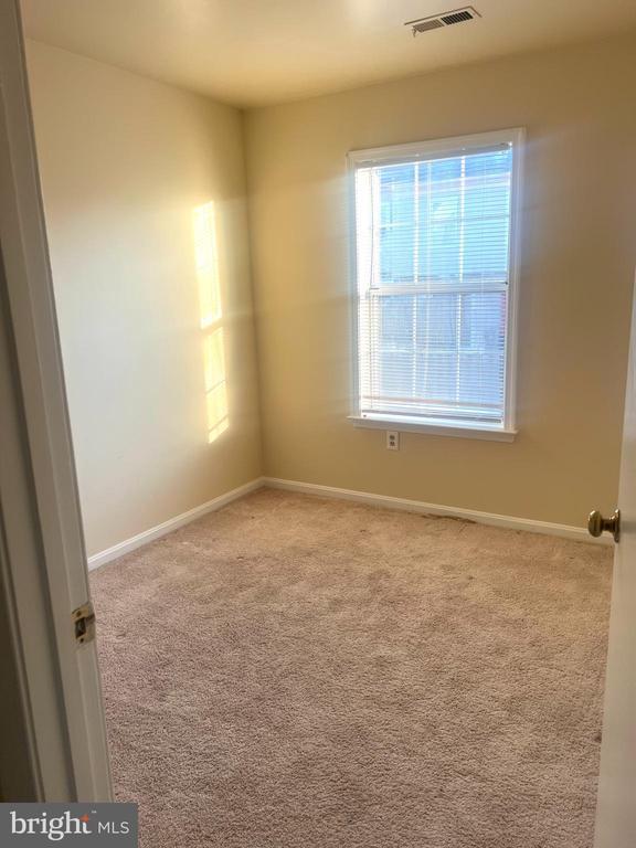 Building Photo - 2753 Bixby Rd