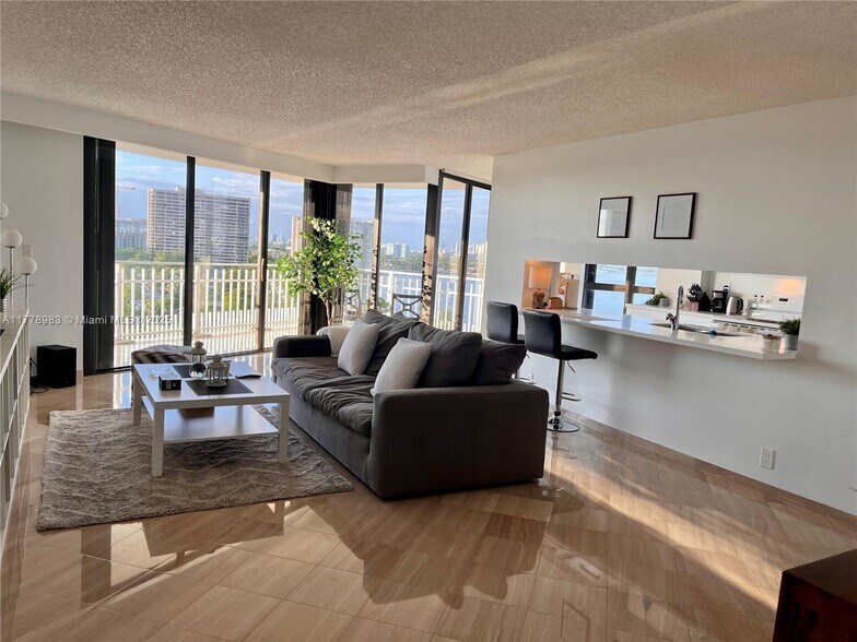 Building Photo - 4000 Towerside Ter