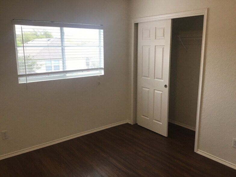 Building Photo - 715 Rodeo Ranch