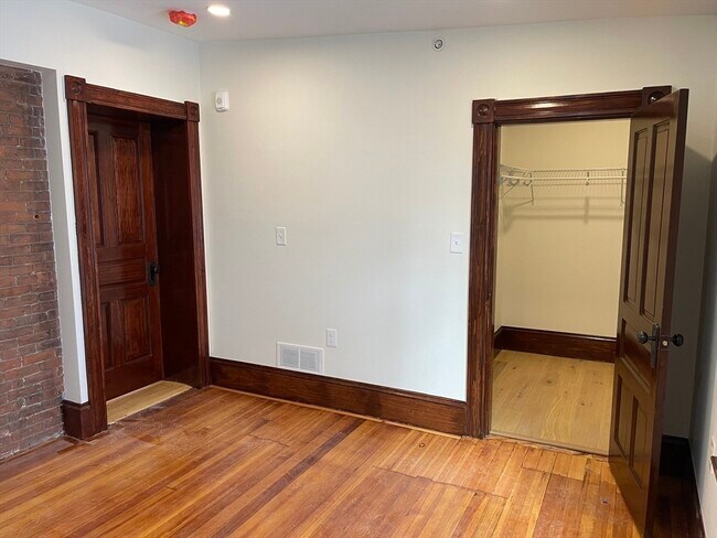 Building Photo - 41 Summer St