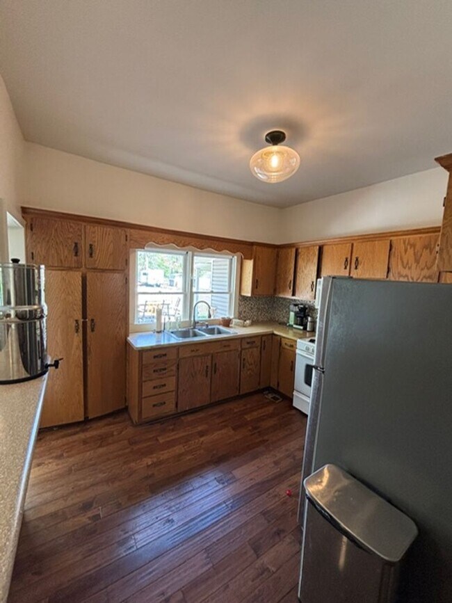 Building Photo - Rare Oasis: 2BR Home with Large Loft Area on 1.5 Acres Bordering National Forest and Fronting Dry...