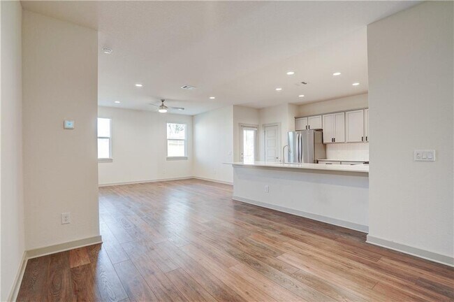 Building Photo - 280 Tequilana Pass