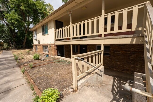 Building Photo - Spacious 2 Bedroom 1 Bath Near CSU and Old...