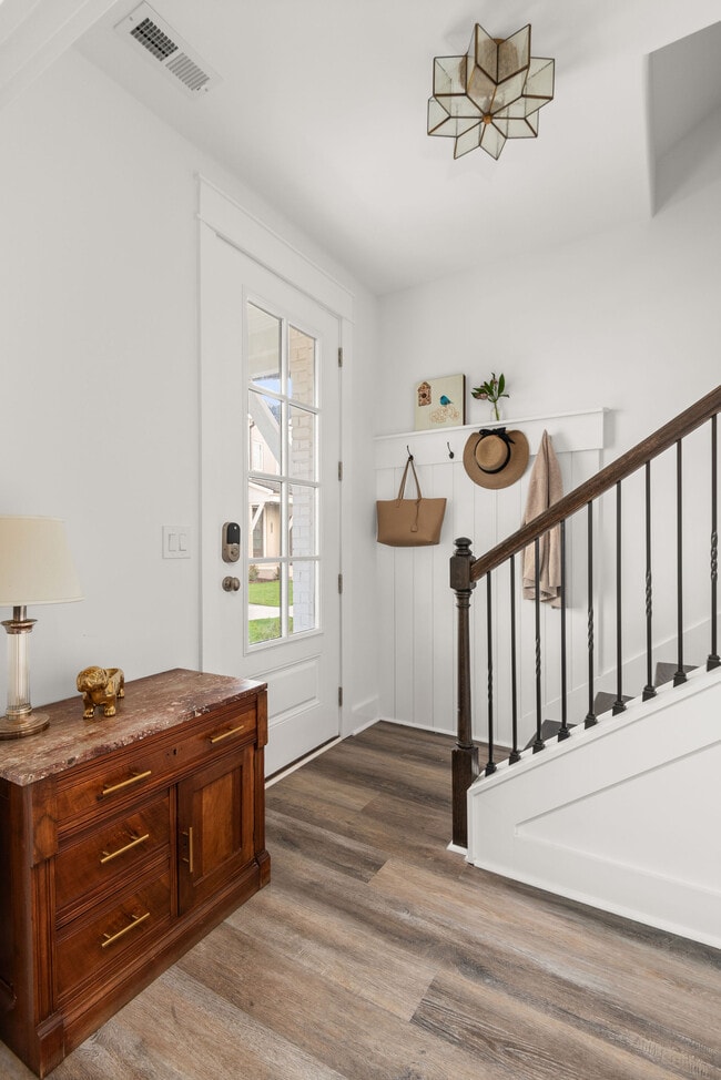 Building Photo - 7008 Westside Cir