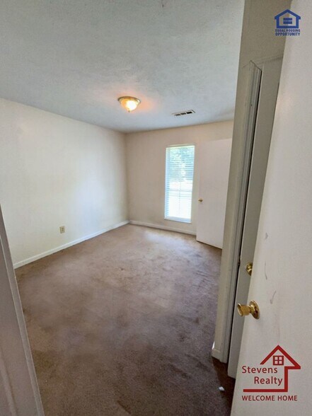 Building Photo - 876 Bybee Branch Rd