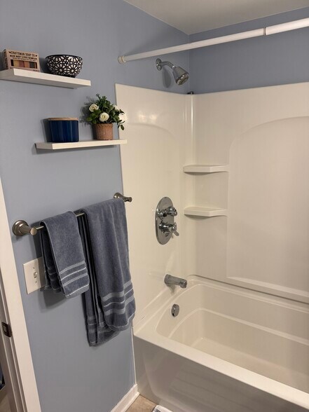 Building Photo - 47 Lafayette Ave NE