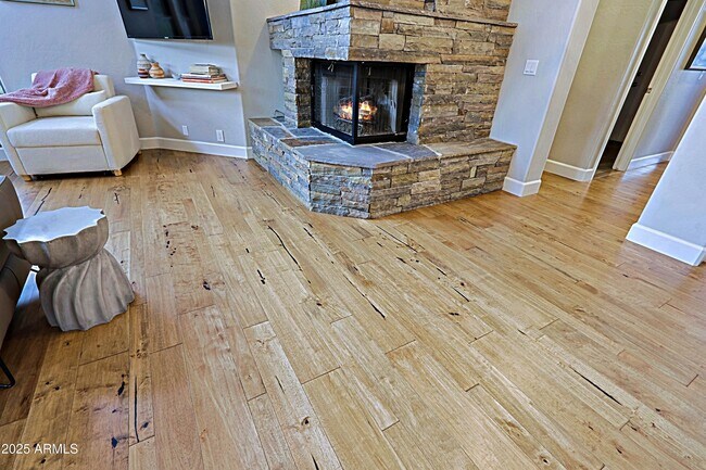 Building Photo - 6939 E Bramble Berry Ln