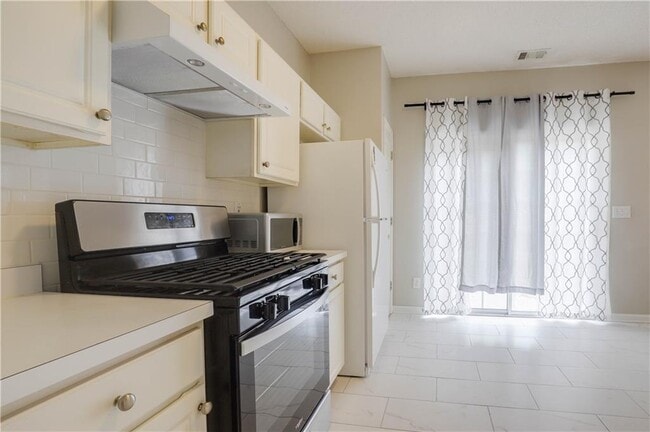 Building Photo - 2401 Oxwell Way