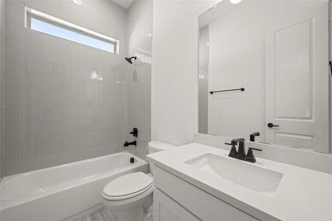 Building Photo - 2209 Pelican Dr