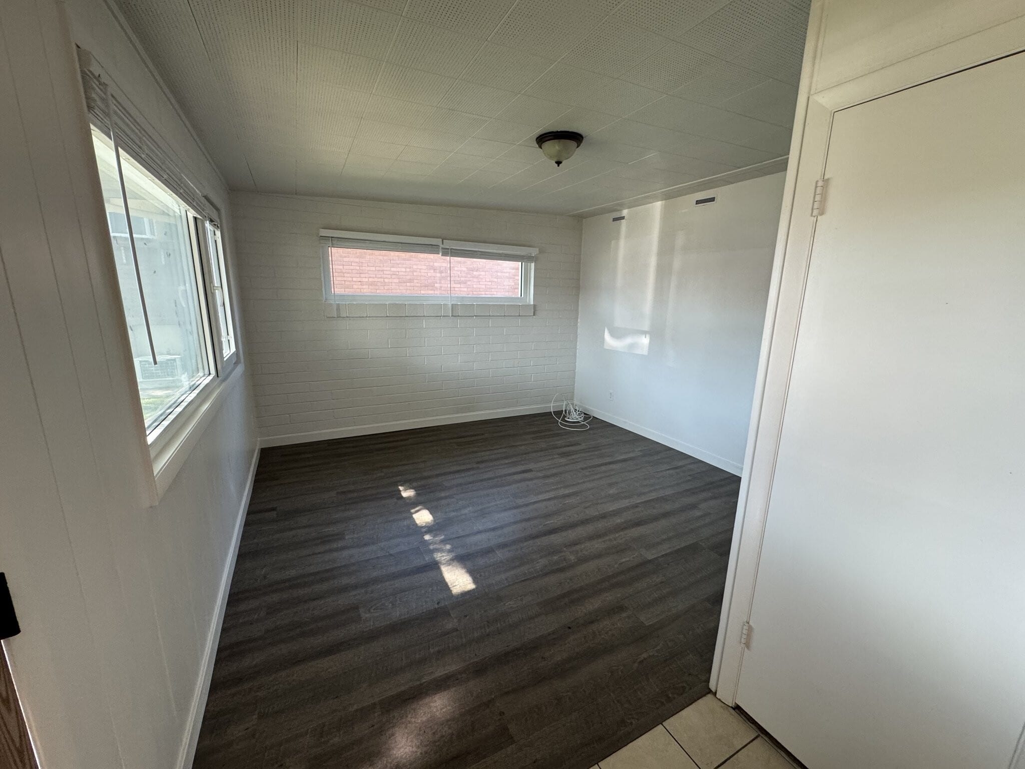 Building Photo - 415-423 E 5600 S