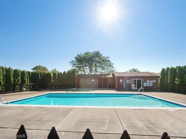Building Photo - 23673 Village-House Dr S