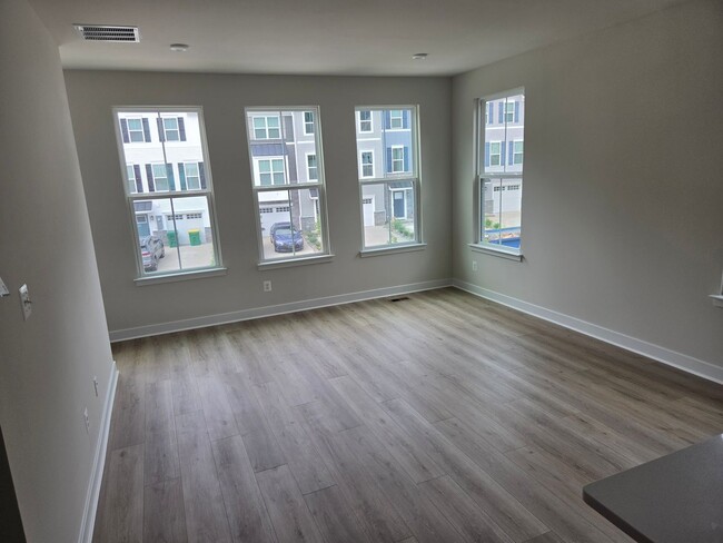 Building Photo - 3 Bedroom 2 1/2 Bath Brand New Townhouse