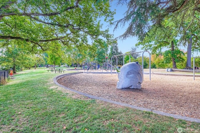 Building Photo - 3Bd/3.5Ba Seattle Townhouse