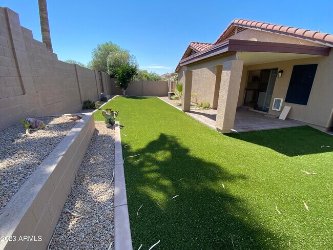 Building Photo - 10541 W Angels Ln